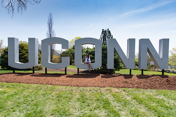 cgeorgephoto2019_UCONNgrad-1636