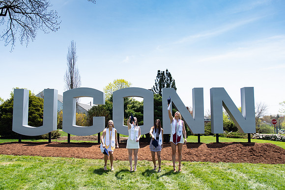 cgeorgephoto2019_UCONNgrad-1663