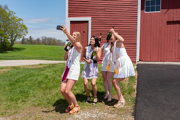 cgeorgephoto2019_UCONNgrad-1791